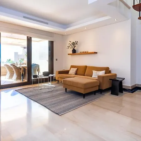 3br Penthouse With Private Pool Apartment